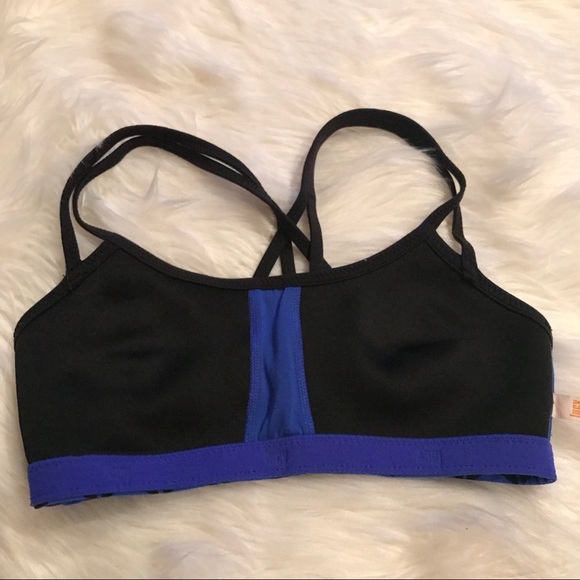 Nearly new Lucy strappy sports bra - Picture 7 of 8